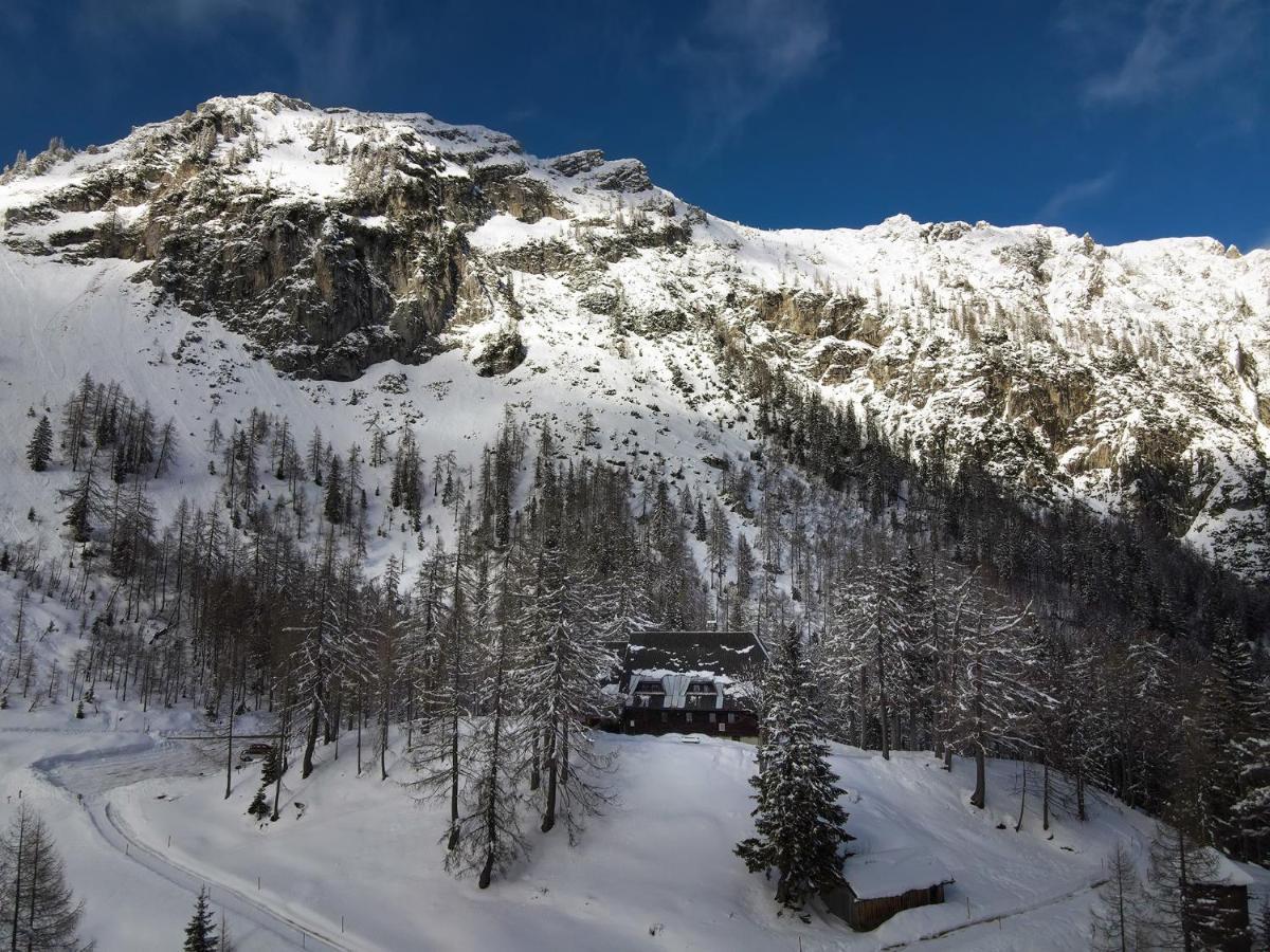 Отель Erjavceva Mountain Hut At Vrsic Pass Краньска Гора Экстерьер фото