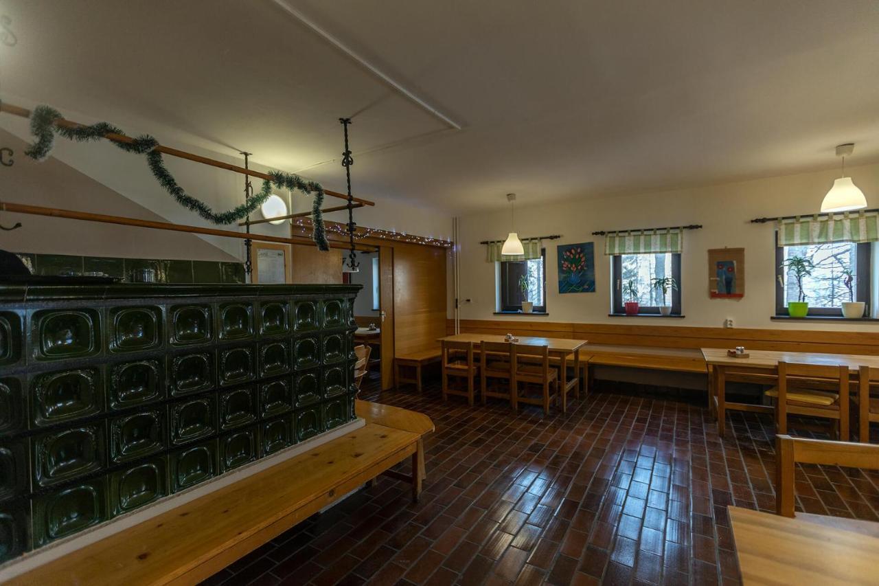 Отель Erjavceva Mountain Hut At Vrsic Pass Краньска Гора Экстерьер фото