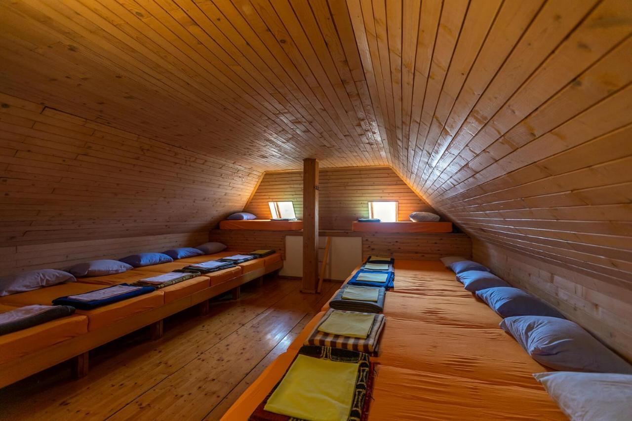 Отель Erjavceva Mountain Hut At Vrsic Pass Краньска Гора Экстерьер фото
