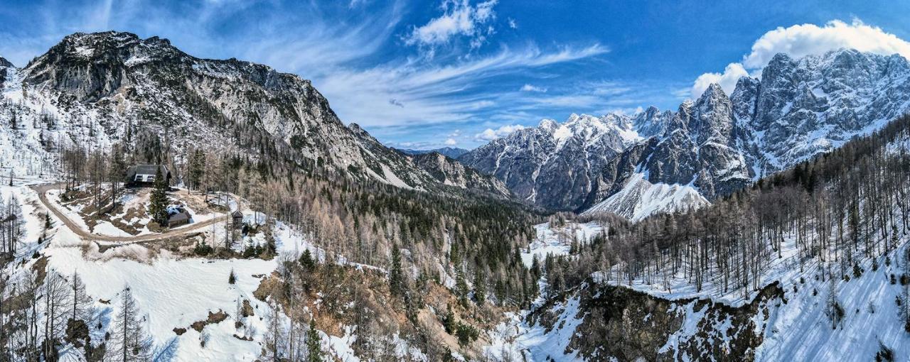 Отель Erjavceva Mountain Hut At Vrsic Pass Краньска Гора Экстерьер фото